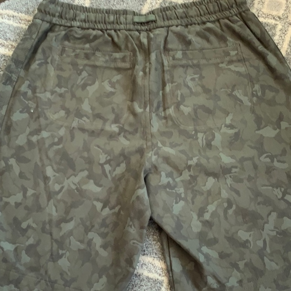 Athleta Bermuda shorts - Picture 5 of 6